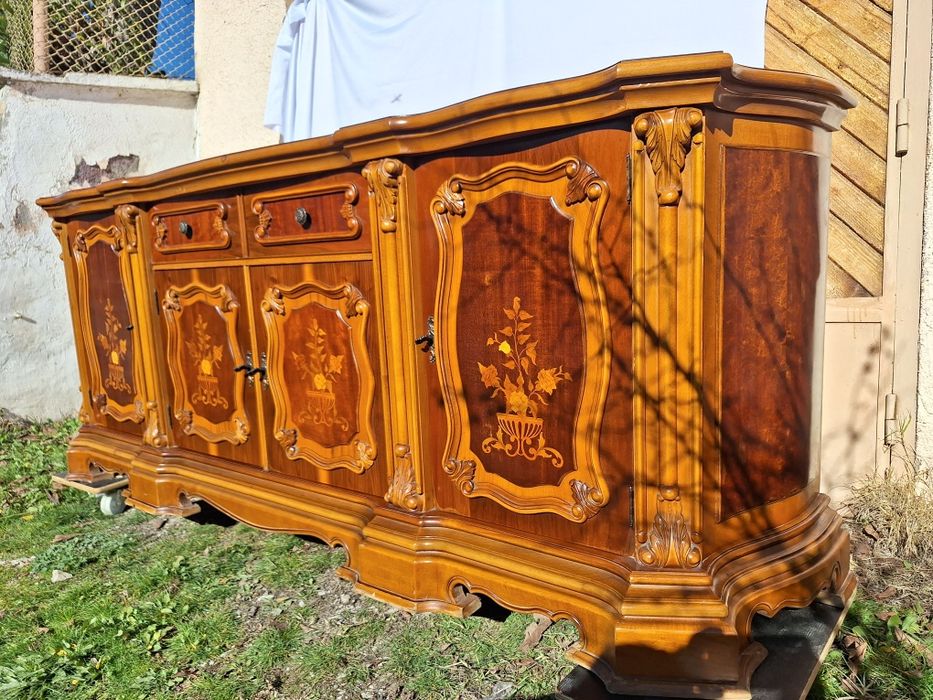 Италиански уникален комод с богата Интарзия