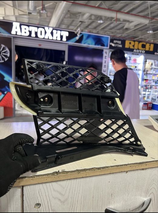 Решетка радиатора  митсубиси оутландер 03-06