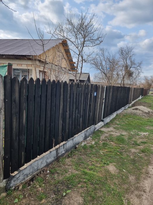 Vând Casa comuna Salciile