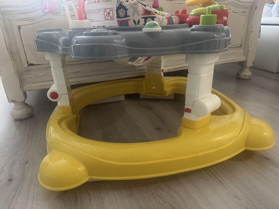 Проходилка Chipolino 4 в 1 Джоя Лукс + Подаръци