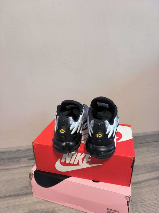 Nike TN AirMax Plus Black Metallic Silver