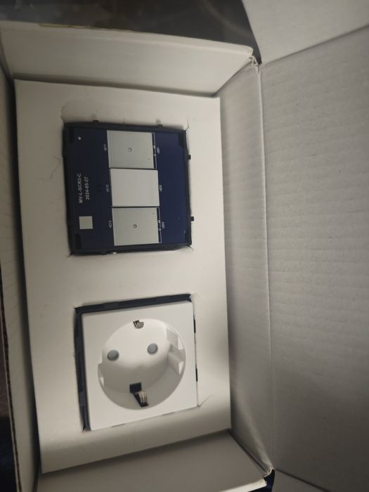 Întrerupător și priza  duble bseed 2 kitul noi