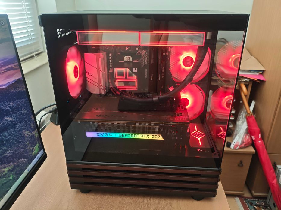 Геймърски компютър, Ryzen 5700x, Rtx 3070, 32gb Ram, 1tb ssd, 850W, водно охлаждане