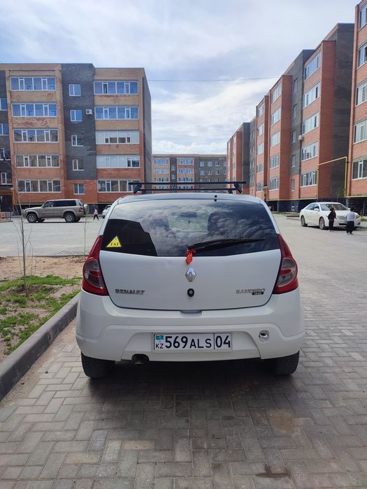 Продам Рено сандеро. 2013г. Газ бензин.