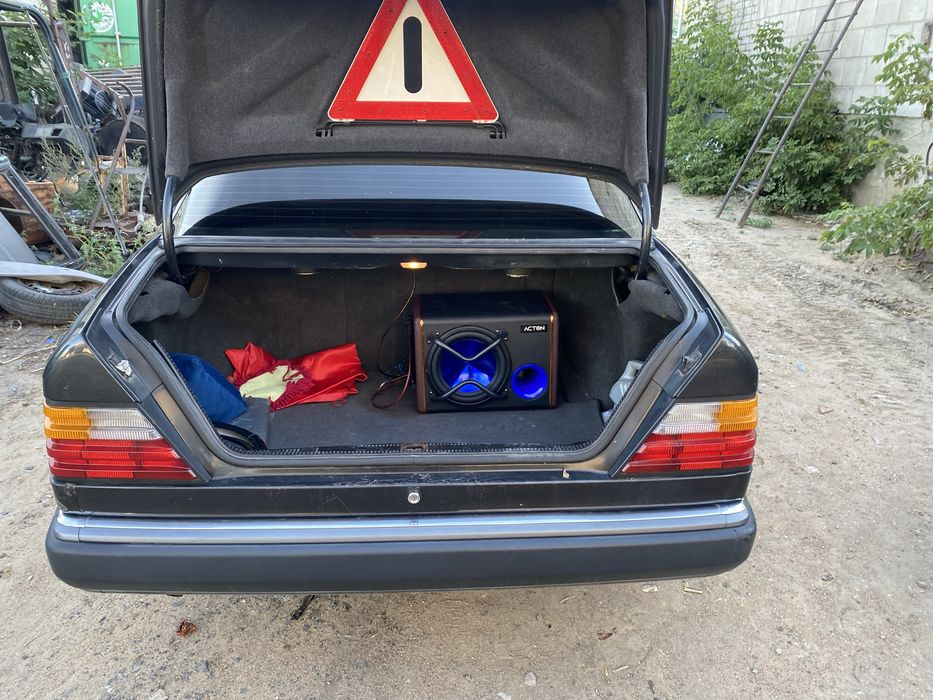 Мерседес Бенц Е200 w124 М102