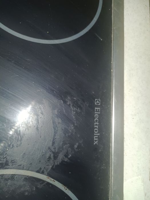 Встроенный плита и духовка.