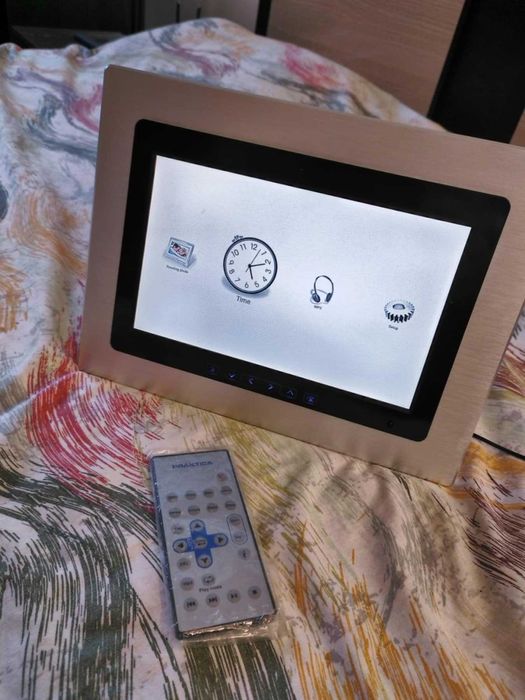 Цифрова фоторамка Practica DF1.10 – като нова, с дистанционно