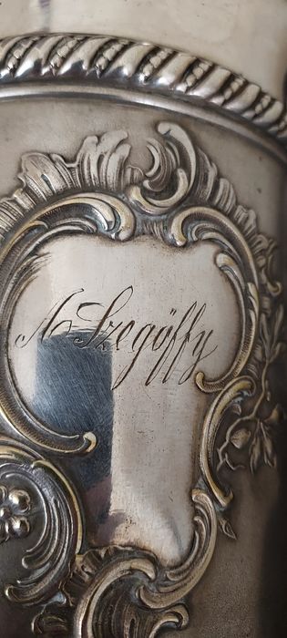 Halba placata cu argint