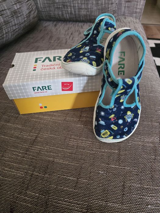 Пантофи Fare  и Clarks,размер 28 и 27.