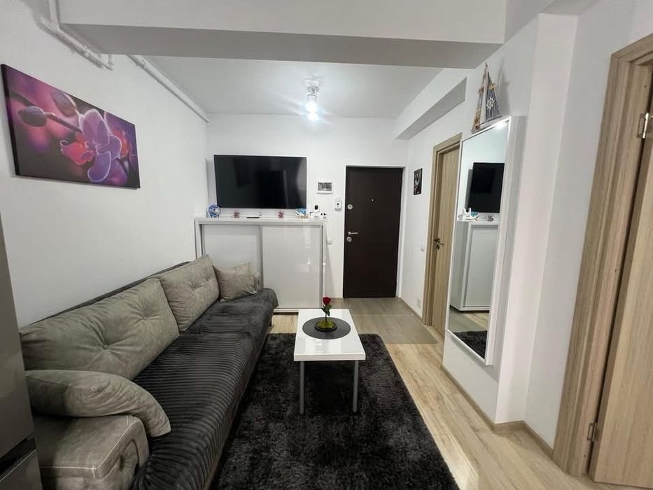 Persoană fizică vinde apartament cu un dormitor și living Florești