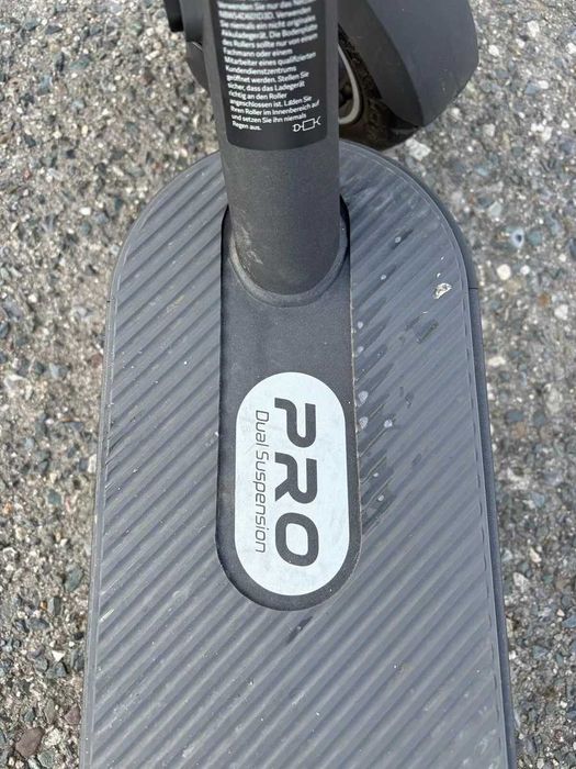 Trotineta Xiaomi 5 PRO,  Maxim 1000W ,  30km/h, Autonomie 40Km, Suspensii duble, Roti 10inch