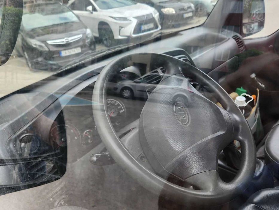 Давам под наем камион Киа К2500 бордово