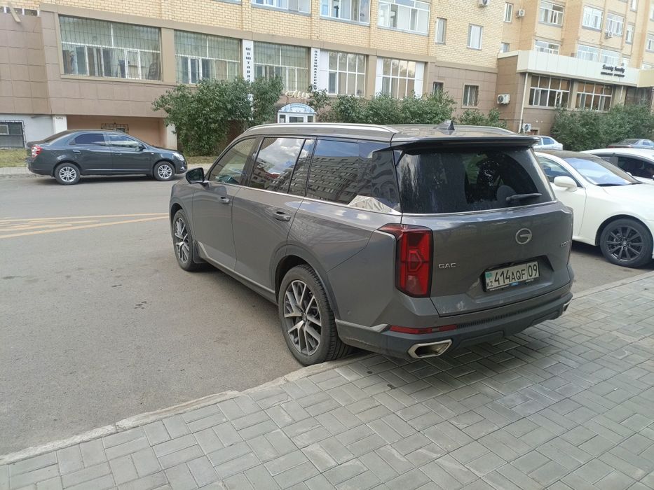 Продам машину GAC GS 8