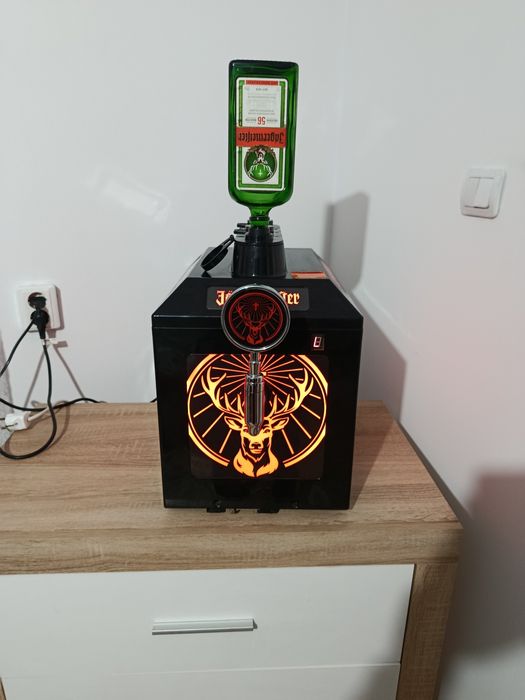 Vând dozator -racitor jagermeister
