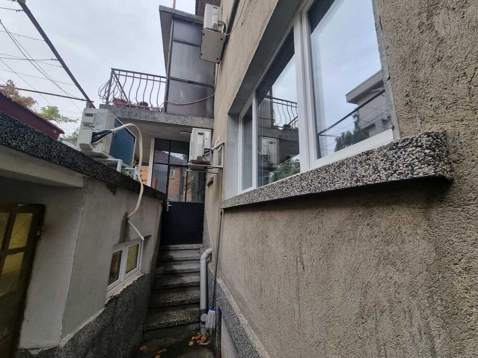 Топ цена-Етаж от къща, гр. Ямбол Център