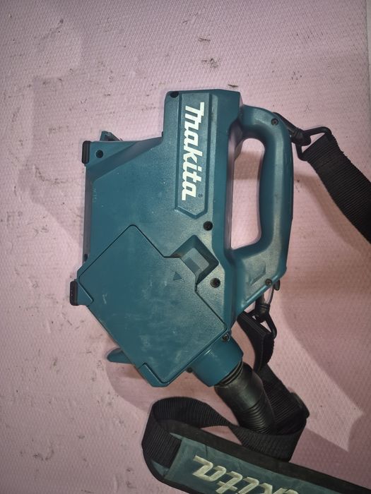 Aspirator Makita DCL 18V