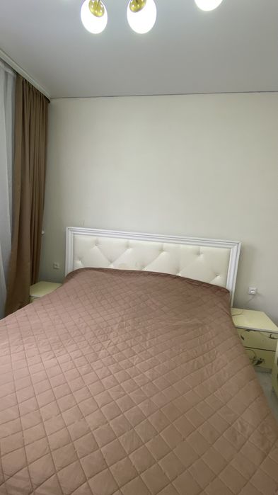 Срочно продам Б/У спальный гарнитур!180*210