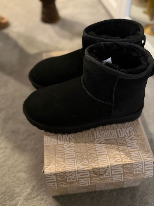 Ugg ботуши черни