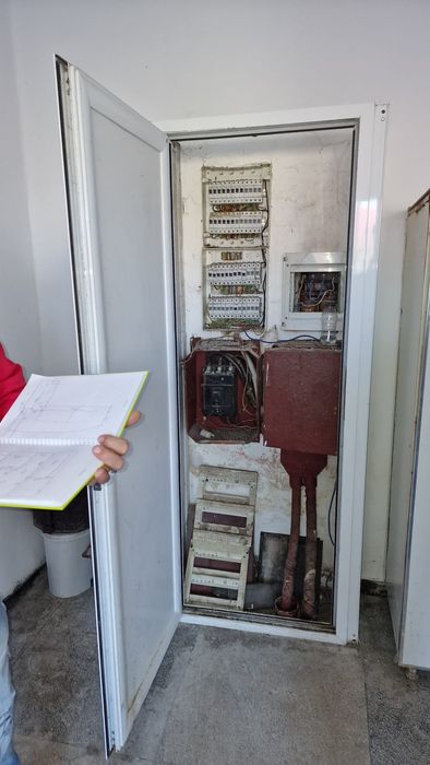 VAND/INCHIRIEZ cladire,teren,spatiu comercial