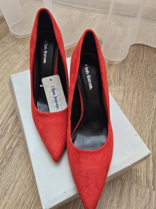 Ново дамски обувки на ток