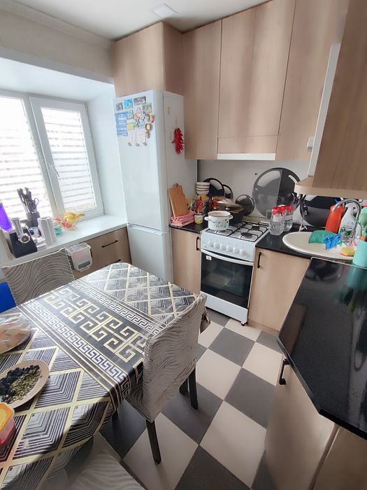 Продается 2-комн (2-30, 4 эт)