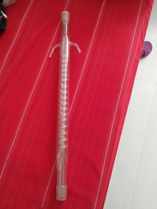 Хладник, лаболаторна стъклария