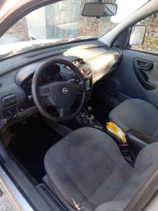 Продавам Опел комбо пънническо