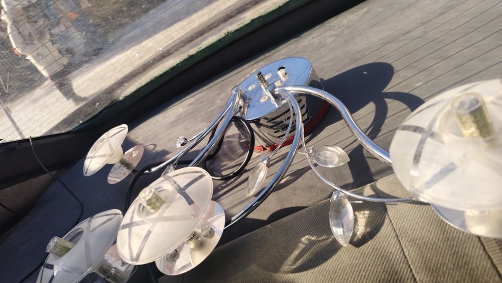 Продам Люстру в хорошем состояний