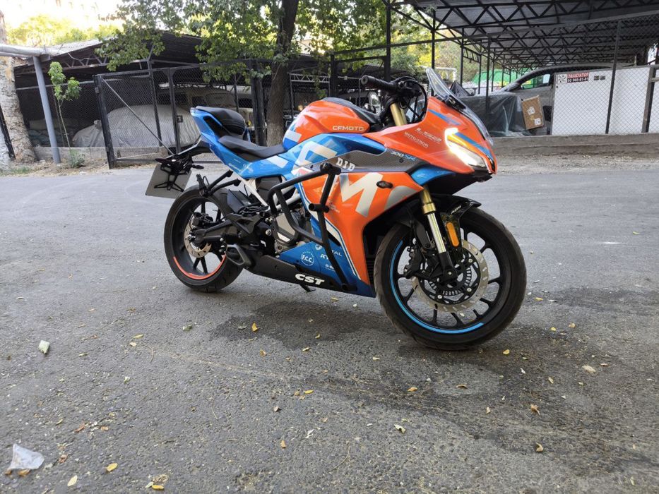 CFmoto 300 sr. 2024yil. Yangi ideal. Dugalar qo’yilgan. 30 ot kuchi.