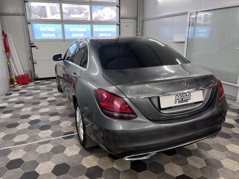 Затъмняване на стъкла, облепяне на автомобили, полиране на фарове