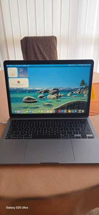 MacBook Pro 13” M2 (2022) – като нов + Magic Mouse