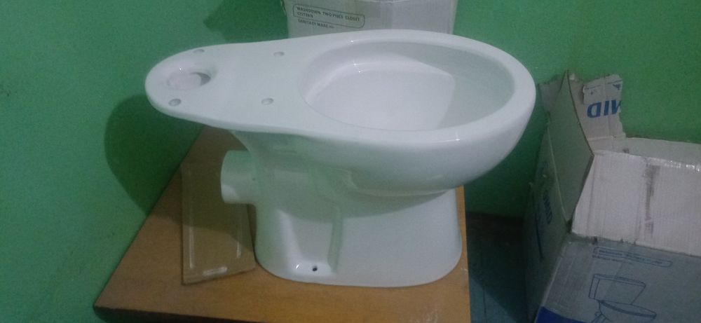 Продам унитаз новый.