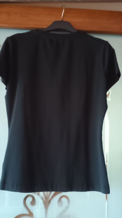 Tricou Guess,mărime L,potrivit și ore.M
