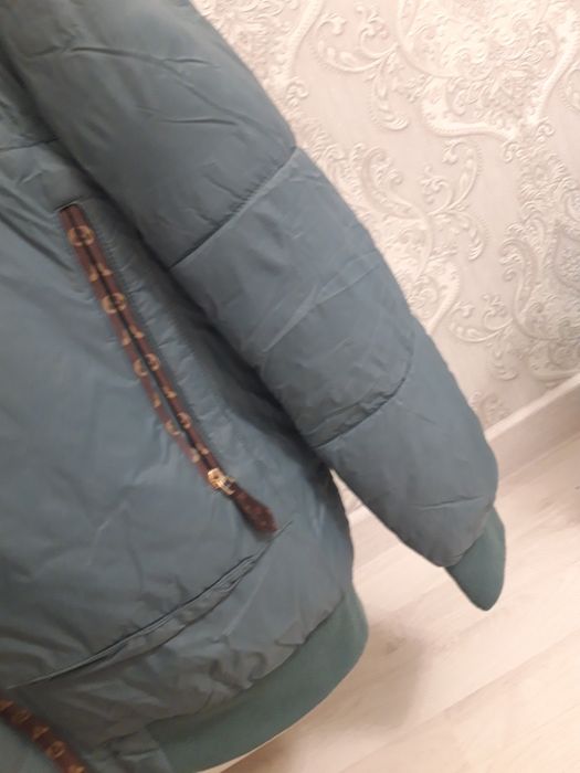 Зимняя куртка в отличном состоянии