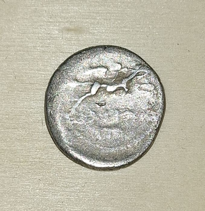 Vând denari romani antici pret per buc.