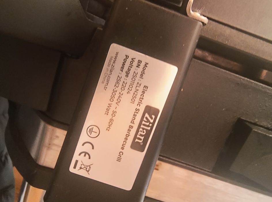 Se vinde grill electric