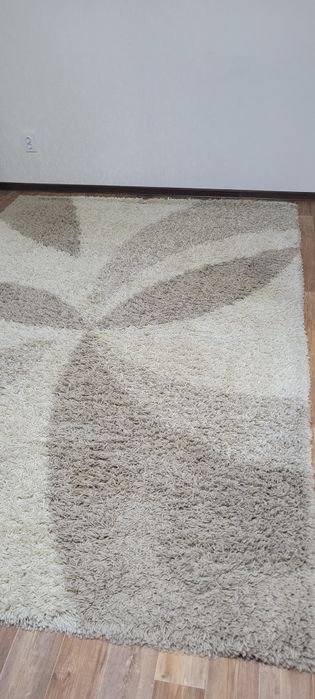 Продам ковёр в хорошем состоянии