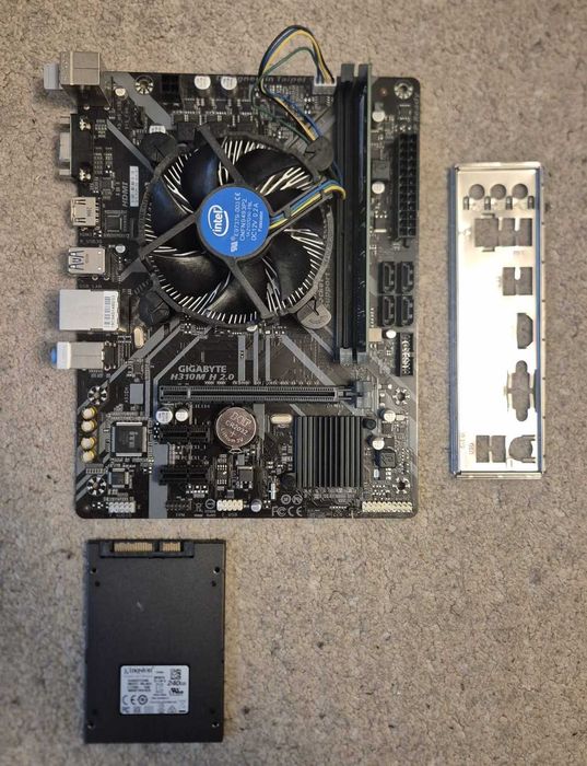 Kit / CPU Intel i5 LGA1151 / MB Gigabyte / DDR4 8GB / SSD SATA 240 GB
