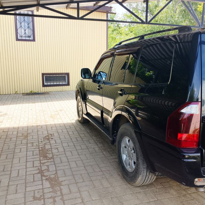 Продам mitsubishi pajero 2006