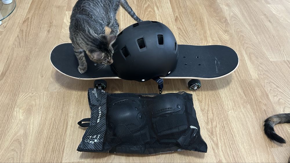Set complet skateboard Decathlon + echipament protecție Oxelo