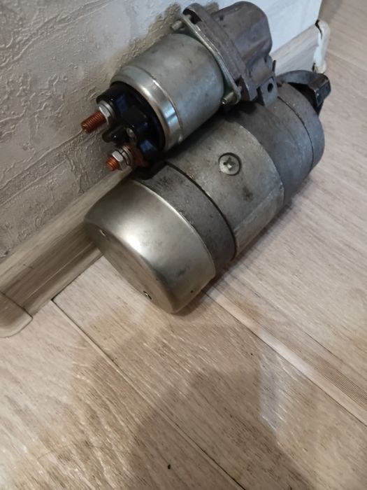 Продам стартер от нивы