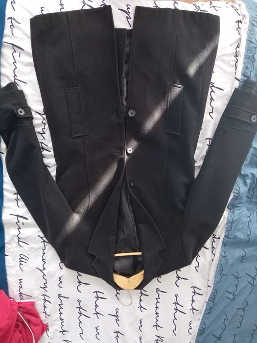 Стилно черно палто с качулка (Slim fit)