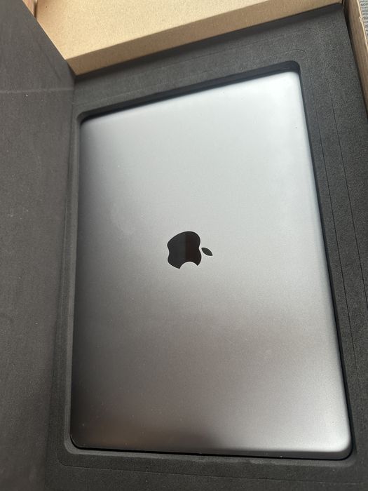 Apple Mackbook 2017-та