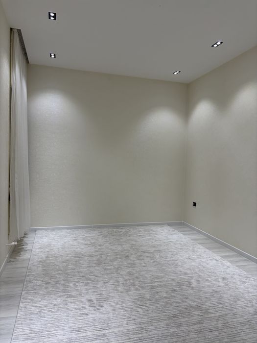 Uchastka sotiladi 3 sotik 500 kv 7 hona + oshxona
