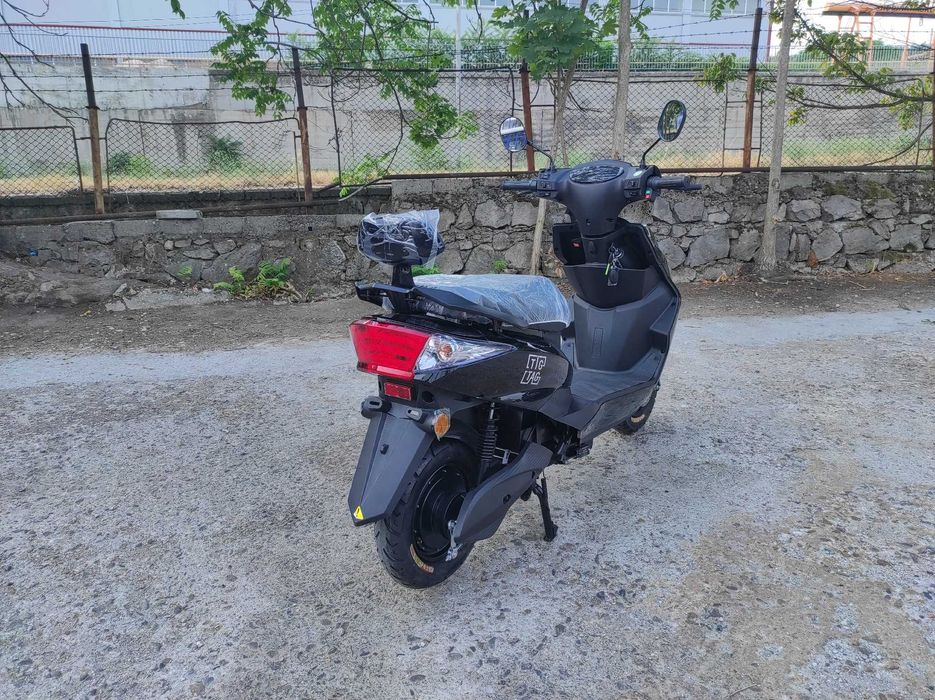 Електрически скутер модел ZG-S черен цвят 2000W с док КАТ