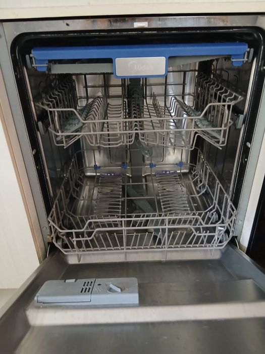 Midea посудомойка