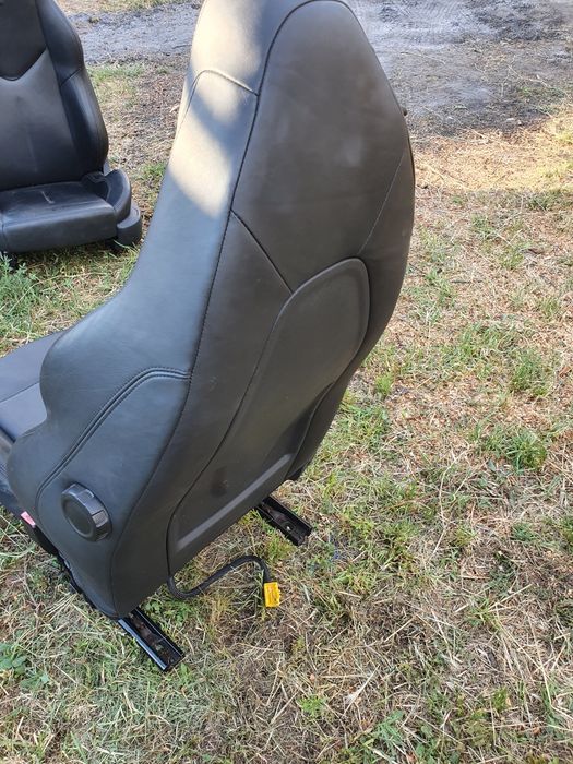 Interior scaune sport din piele cotiera boxe plafon Peugeot RCZ