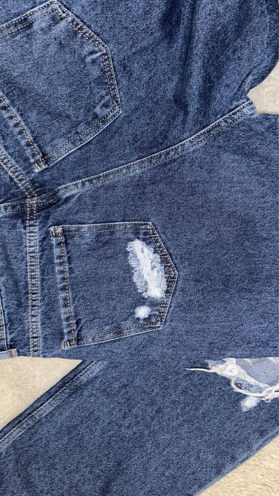 Дънки размер S/M чисто нови