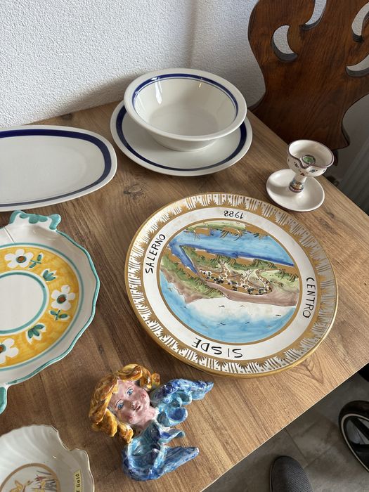 Farfurii si obiecte decorative din ceramica si metal