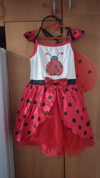 продам платья на утренник